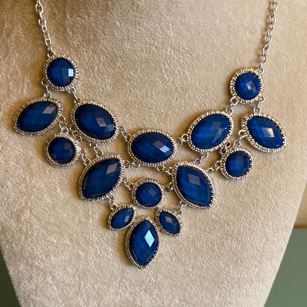 Vintage Style Cobalt Blue Acrylic Statement Bib Necklace | Silver Tone